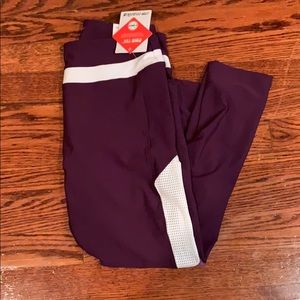 NWT. Marika Cropped Leggings